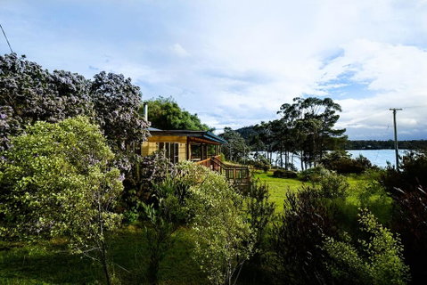 Beach House 'Aisling' - Accommodation Main Beach 1