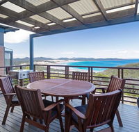 Beach House 7' 26 One Mile Close - air conditioned wifi foxtel linen - Accommodation Main Beach