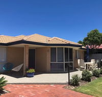Beach House by the bay - Accommodation Main Beach