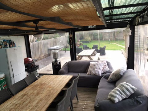 Beach House Getaway 1 - Accommodation Main Beach 1