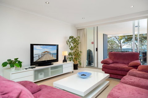 Beach House On Suttons - Accommodation Main Beach 2