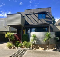 Beach Retreat Townhouse - Accommodation Main Beach