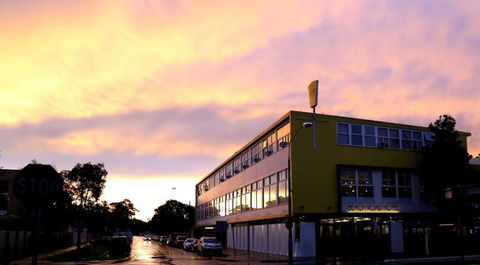 Beach Road Hotel - Accommodation Main Beach 0