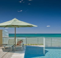 Beach Suites - Accommodation Main Beach