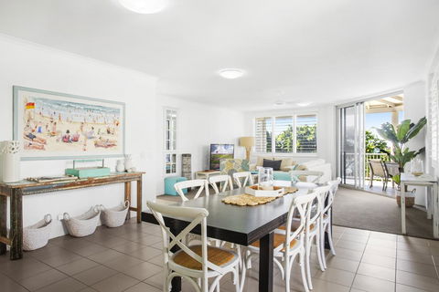 Beach Views & Breezes, Sunshine Beach - Accommodation Main Beach 3