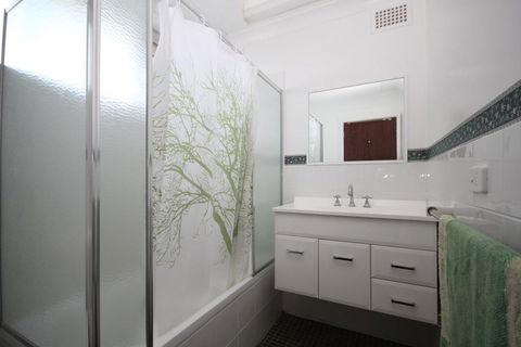 BEACHFRONT 3- 3/12 Bundella Ave LC - Accommodation Main Beach 2