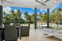 Beachfront Apartment with Ocean Views 4