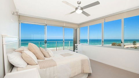 Beachfront Apt Main Beach - Accommodation Main Beach 2
