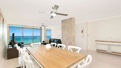 Beachfront Apt Main Beach - Accommodation Main Beach 1
