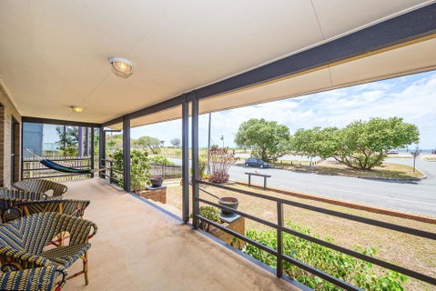 Beachfront At Bribie - Accommodation Main Beach 2