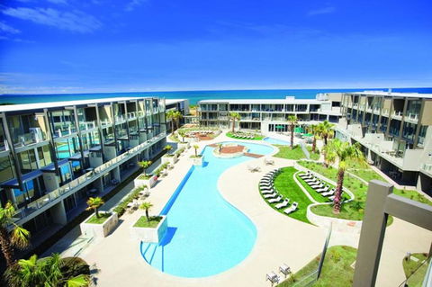 Beachfront Resort Torquay, Australia - Accommodation Main Beach 0