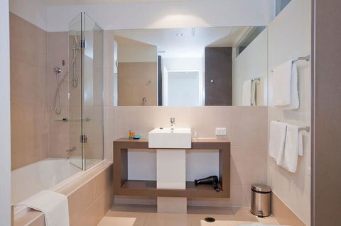 Beachfront Resort Torquay, Australia - Accommodation Main Beach 2