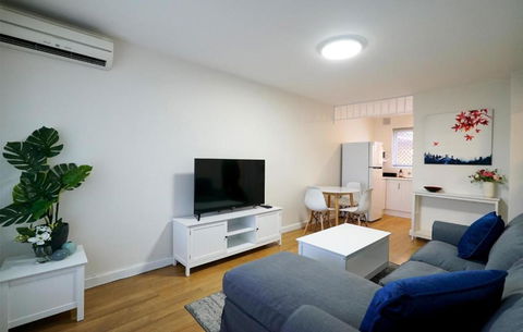 Rivervale Cosy Stunner Sleeps 2 - Accommodation Main Beach 3