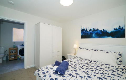 Rivervale Cosy Stunner Sleeps 2 - Accommodation Main Beach 2