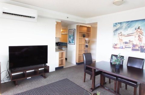 Republic Apartment - Accommodation Main Beach 0