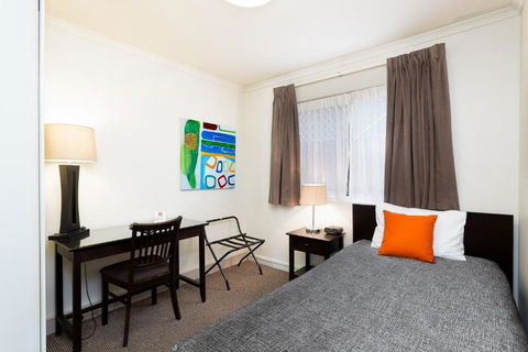 Redcliffe Motor Inn - Accommodation Main Beach 1