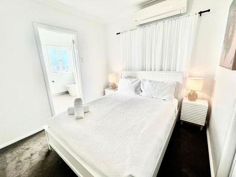 Renovated Queenslander - Upstairs 2km To Stadium - Accommodation Main Beach 2
