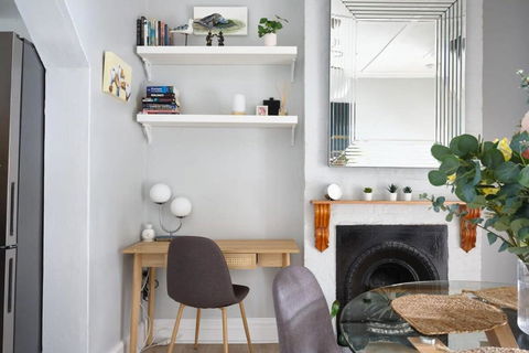 Redfern Classic Terrace - Parking And Balcony - Accommodation Main Beach 3