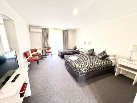 Redgum Motel - Accommodation Main Beach 0