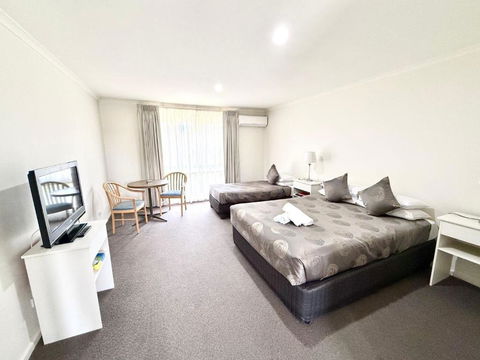 Redgum Motel - Accommodation Main Beach 2