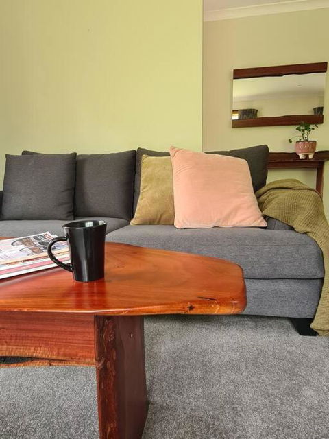 REDGUM RETREAT BRIGHT - Luxury Spa Villa - Accommodation Main Beach 3
