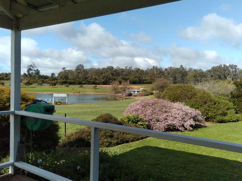 Redtail Ridge Cottages - Accommodation Main Beach 0