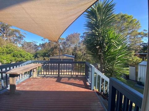 Reel & Relax: 3BR Beach House - Fish, Swim, Surf - Accommodation Main Beach 1