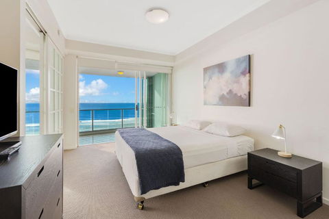 Reflections On The Sea Unit 1501a - Accommodation Main Beach 3
