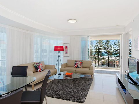Reflections Tower 2 Unit 401 - Accommodation Main Beach 1