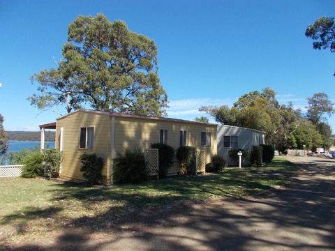 Regatta Point Holiday Park - Accommodation Main Beach 1