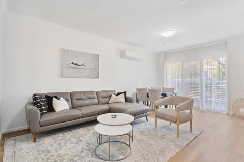 REGL20/11 - Regal In East Perth - Accommodation Main Beach 0