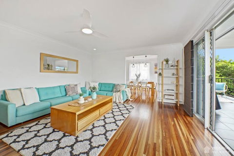 RELAX @48 CLOSE TO BEACH Sleeps 7 - Accommodation Main Beach 2