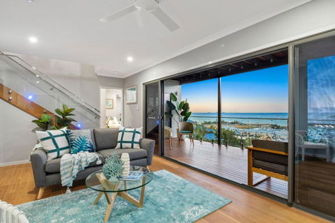 Relax & Daydream At 2 Elementa - Accommodation Main Beach 1