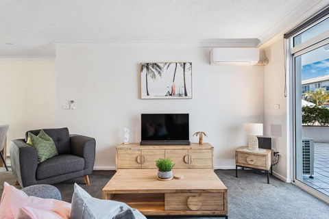 Relaxation Awaits At Runaway Cove - Accommodation Main Beach 3