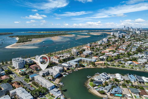 Relaxation Awaits At Runaway Cove - Accommodation Main Beach 0