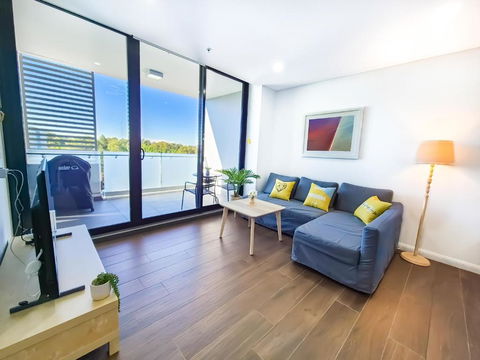 Relaxing 1BR W Pools & SPA, Gym In Olympic Park - Accommodation Main Beach 1