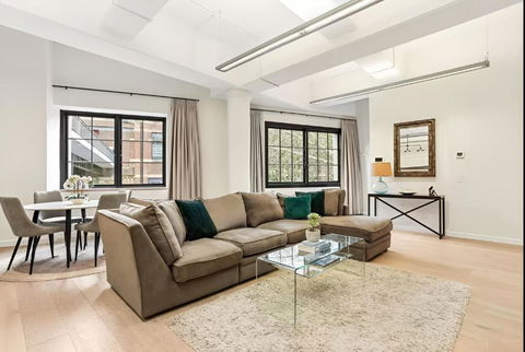 Renovated Warehouse Conversion In Heart Of Sydney - Accommodation Main Beach 2