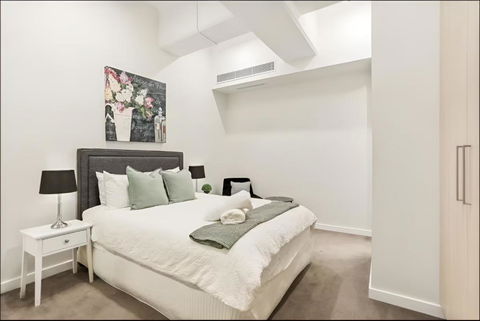 Renovated Warehouse Conversion In Heart Of Sydney - Accommodation Main Beach 3