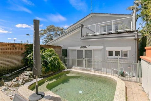 Resort Living Coogee - Accommodation Main Beach 0
