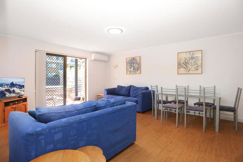 Resort Style Holiday - Accommodation Main Beach 3