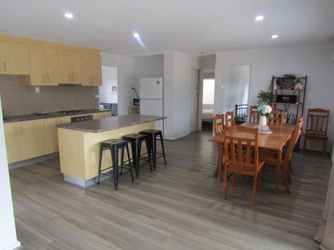 Retreat On Talbot - Accommodation Main Beach 2
