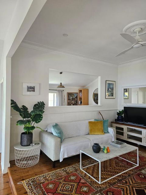 Reverie - Accommodation Main Beach 1