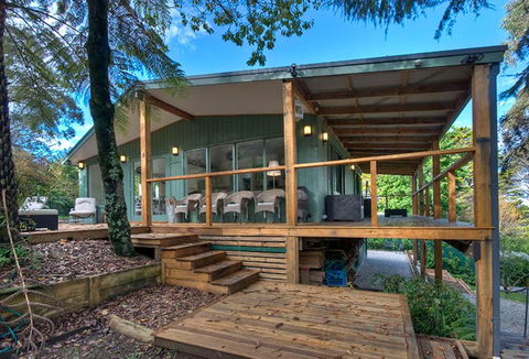 Ribbon Gum Lodge - Accommodation Main Beach 0