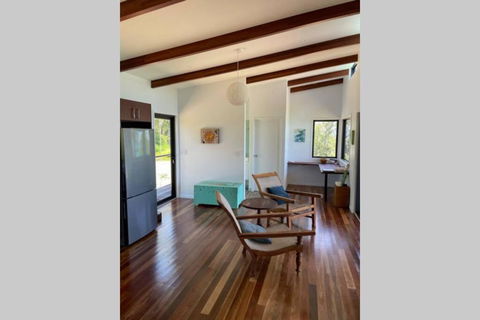 Ridge Cabin - Stunning Views - 5km From Neighbours - Accommodation Main Beach 2