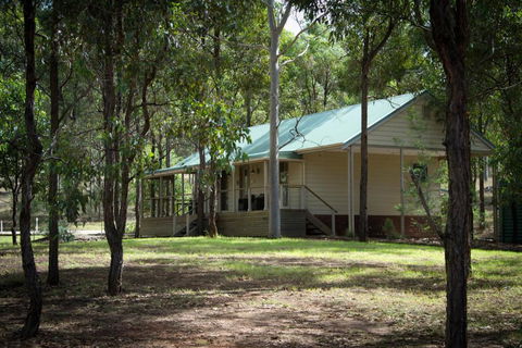 RidgeView - Accommodation Main Beach 1