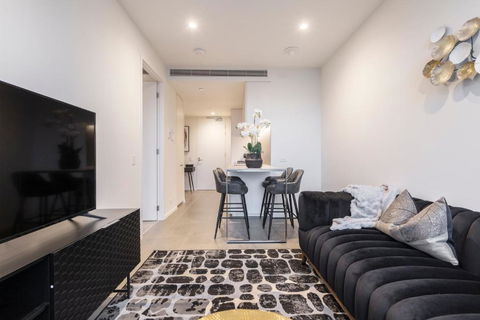 Ritzy Apartment In Iconic Australia 108 With Views - Accommodation Main Beach 2