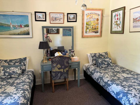 River Front Estate - Accommodation Main Beach 3