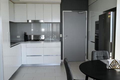 River View Apartment In Brisbane With Parking - Accommodation Main Beach 3
