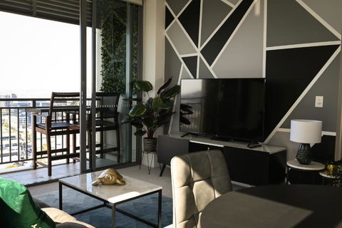 River View Apartment In Brisbane With Parking - Accommodation Main Beach 2