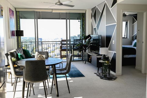 River View Apartment In Brisbane With Parking - Accommodation Main Beach 1